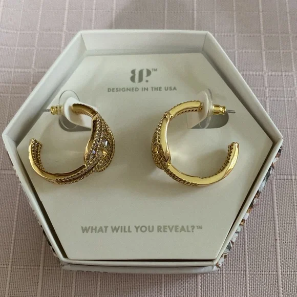 Bomb Party April 2025 Earrings NEW NEVER WORN - Picture 2 of 7